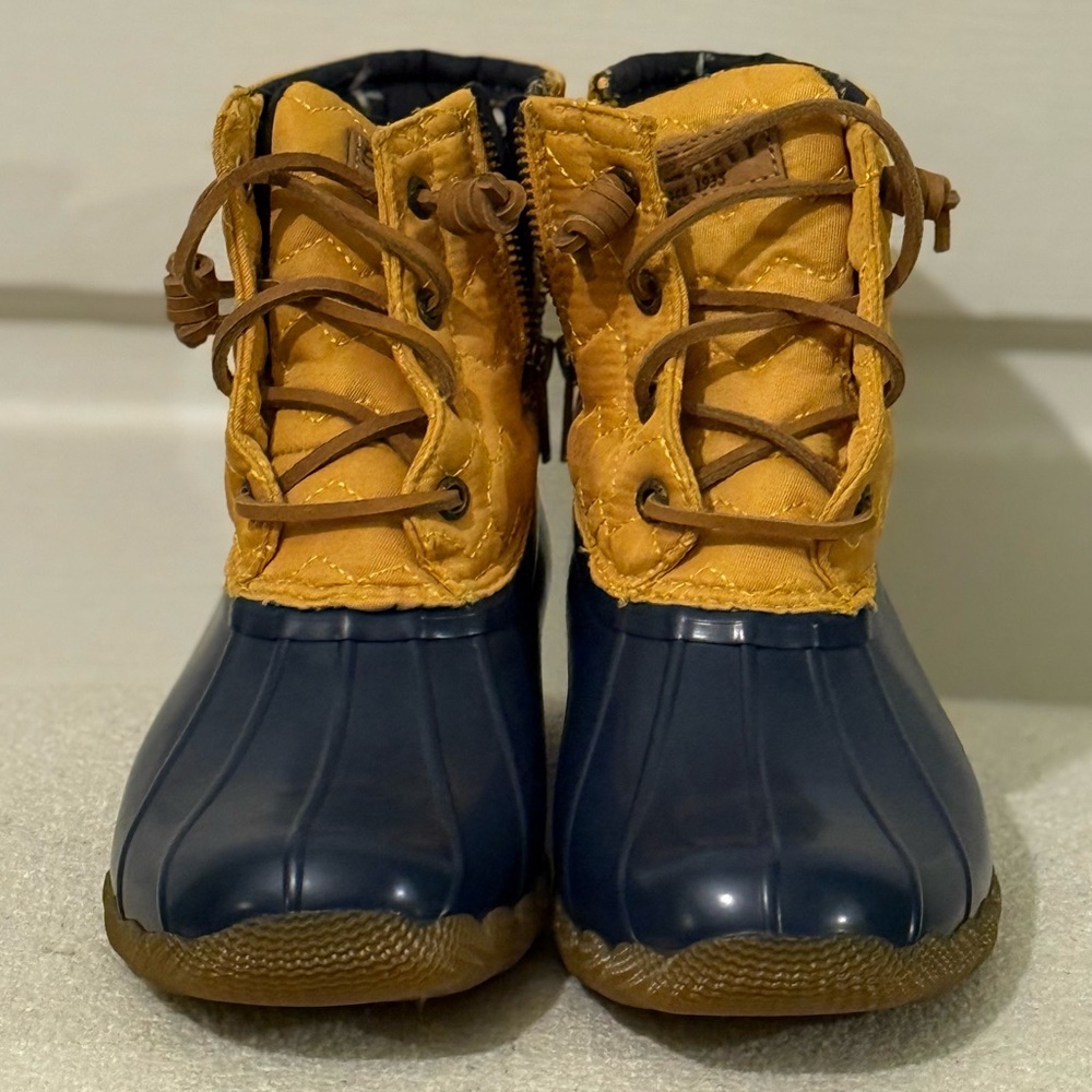 Never Worn! Sperry Topsider Saltwater Yellow Chevron and Blue Boots